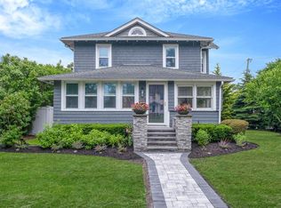 271 Foster Ave, Sayville, NY 11782