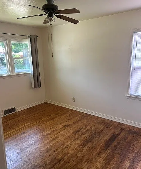 1421 N Sterling Ave — Photo 9