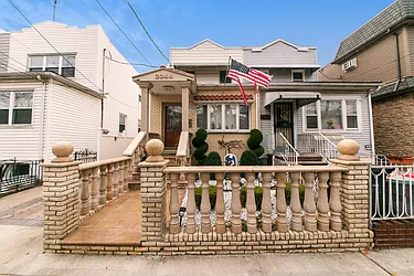 2044 West 8th Street, #1