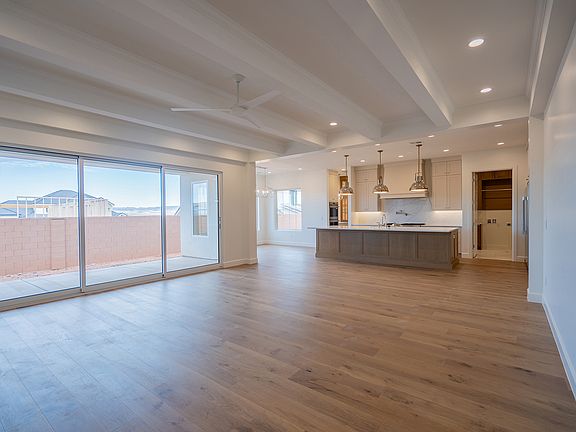 5th image of 3174 S Walnut Cir
