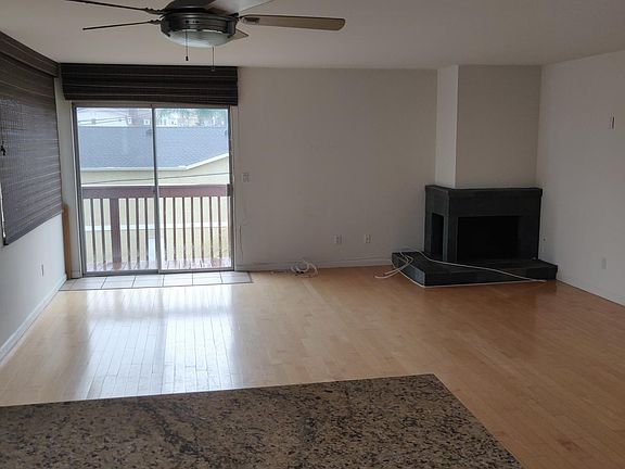 3rd image of 776 Manhattan Beach Blvd #B