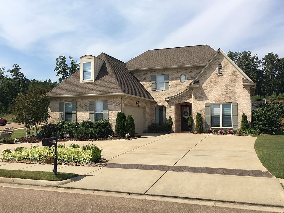 1st image of 344 Windsor Dr N