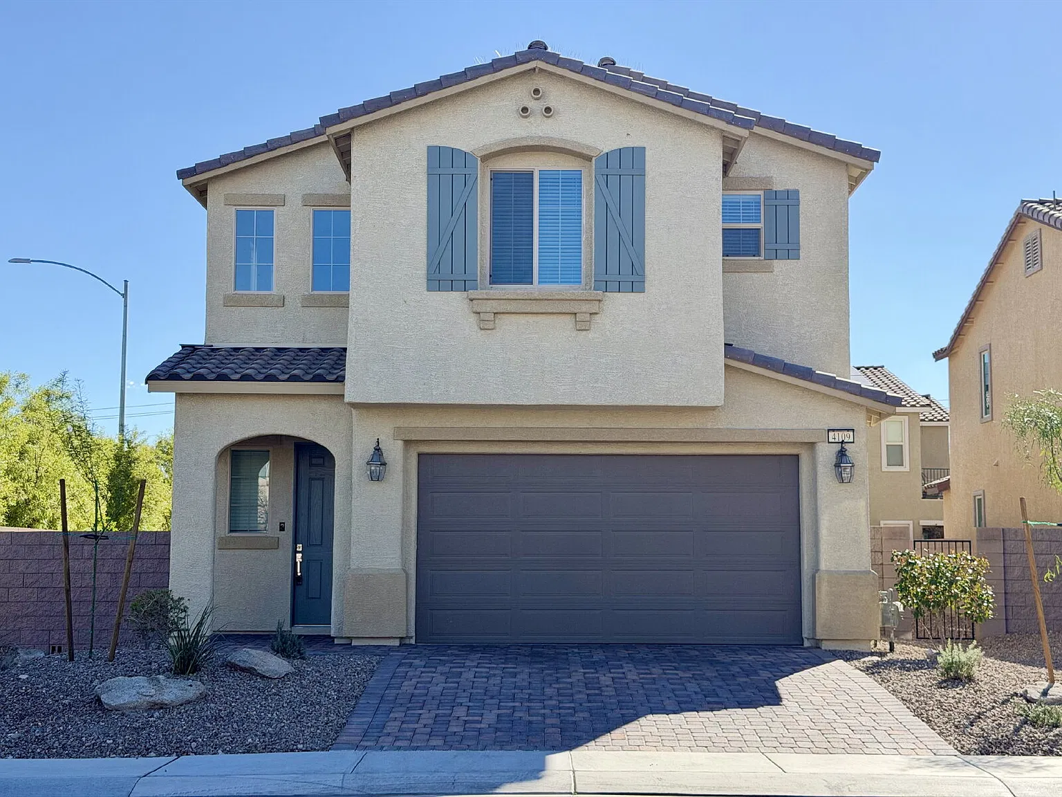 3 bed, 3.0 bath, 2185 sqft, $2,150 — Photo 1