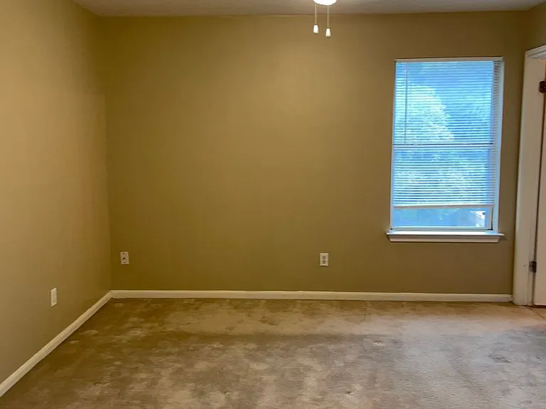 2400 Riddle Rd #B — Photo 33