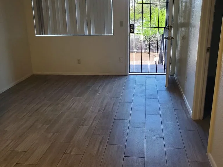 Casa Larga Apartments — Photo 10