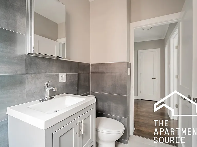 5119 W Montrose Ave #B — Photo 5