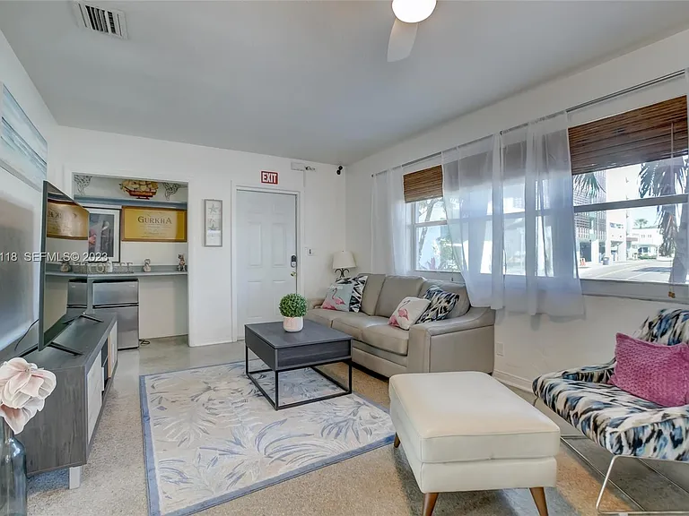N Ocean Dr — Photo 5