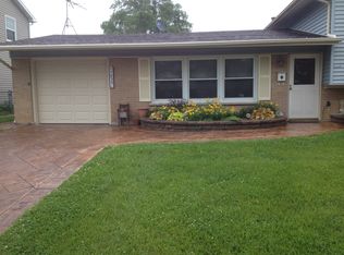 7433 Coventry Ln, Hanover Park, IL 60133