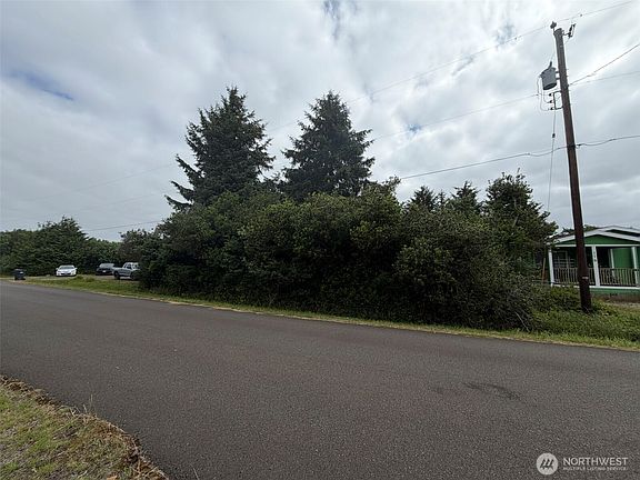 4th image of 186 Wishkah Street SW