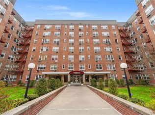 3 Sadore Ln APT 4G, Yonkers, NY 10710