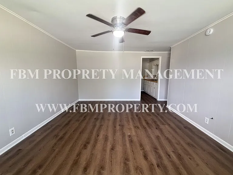 900 E 6th Ave #2 — Photo 3