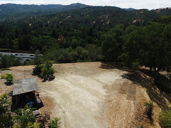 4th image of 1271 Laverock Ln