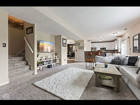 4th image of 6514 Trevia Ct