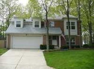 10868 Geist Woods Ln, Indianapolis, IN