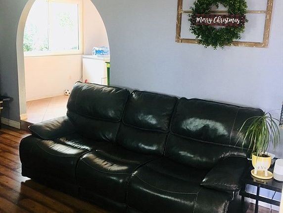 3rd image of 9016 Palm Ln