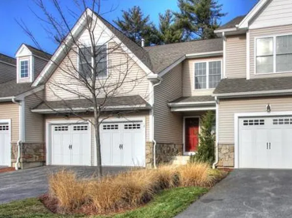 3 Pondside Ln, Bolton, MA 01740