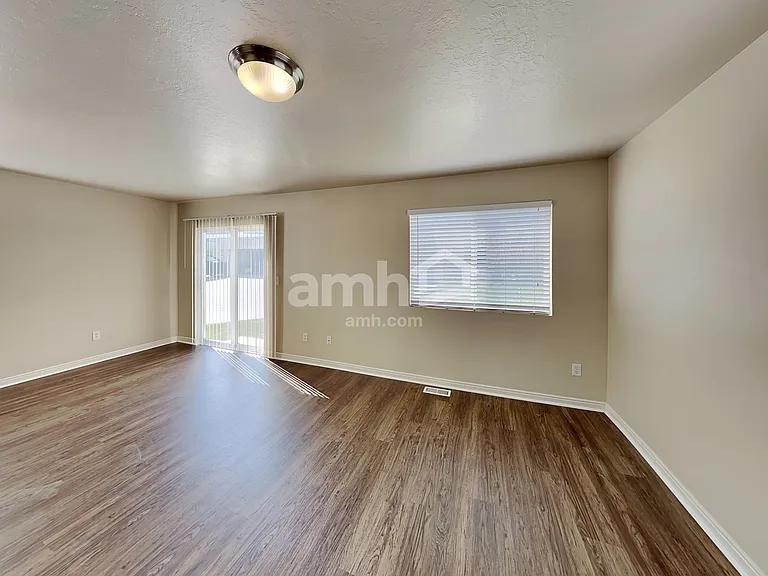 456 W Bountiful Way — Photo 6