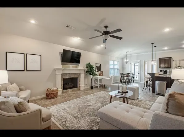 2676 N Barcelona Ave, Fayetteville, AR 72703