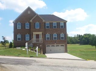 1023 Country Club Rd, Jeannette, PA 15644