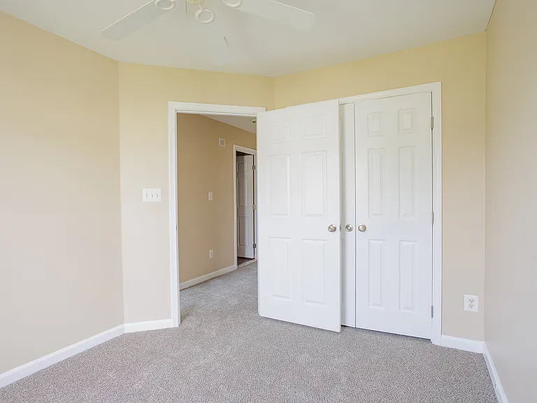 500 Monroe Point Dr — Photo 17