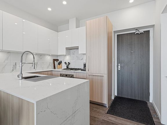 3rd image of 5311 Goring St #2503