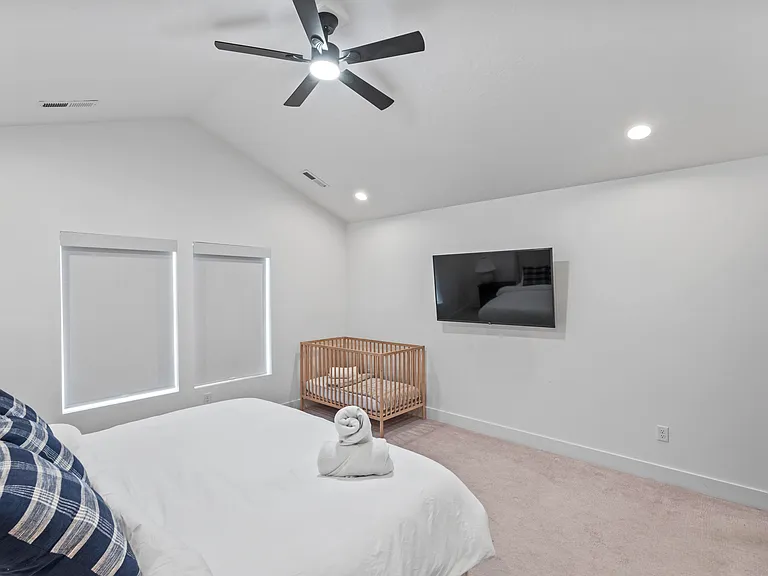 690 S Edge Ln — Photo 27