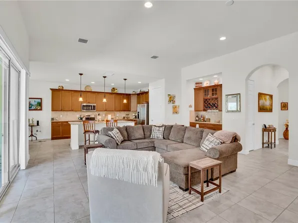393 11th Sq SW, Vero Beach, FL 32962