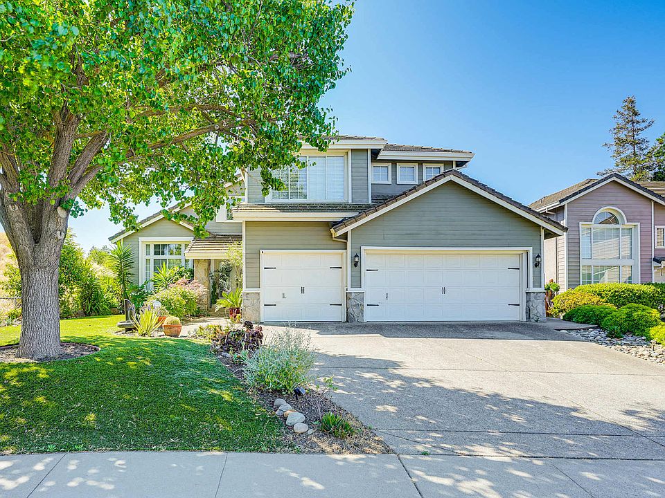 Front- Off Street parking on a cul-de-sac