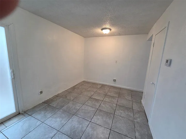 401 SE 12th St #156 — Photo 5