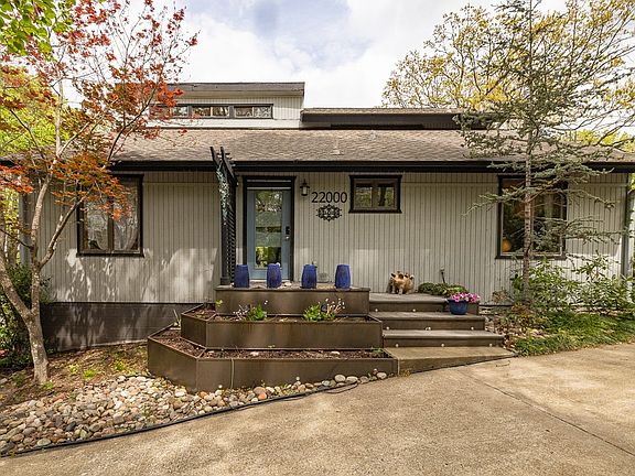2nd image of 22000 Wildflower Rd