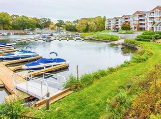 10 Hayestown Rd APT 17, Danbury, CT 06811