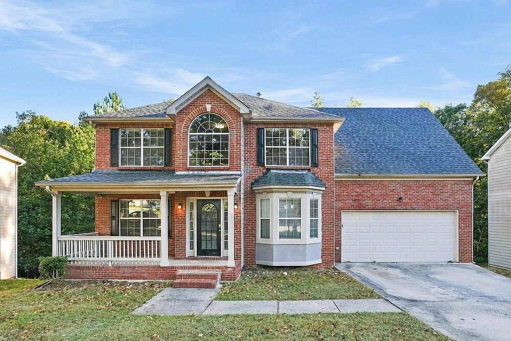 4 bed, 2.5 bath, 2606 sqft, $2,695 — Photo 1