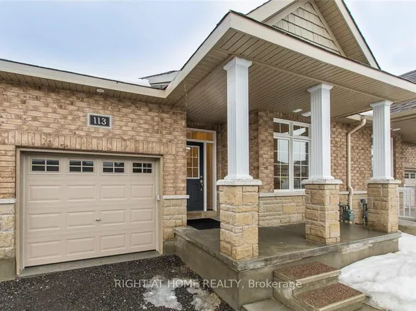 113 Passageway Point, Ottawa, ON K2M 2B5