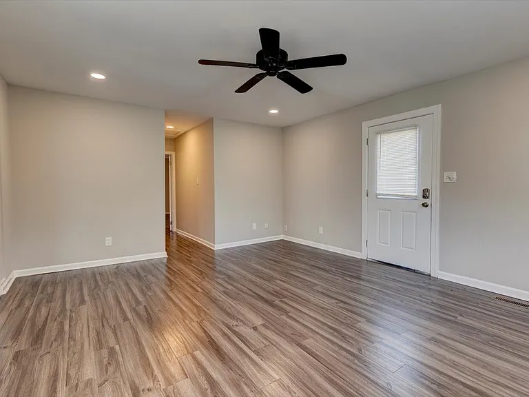 1242 Fordham Rd — Photo 36