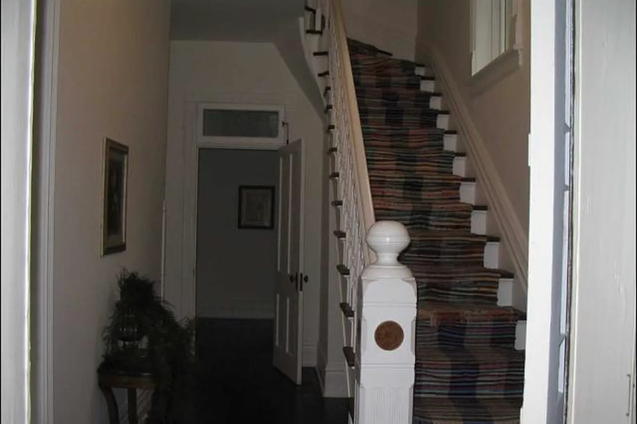430 Mapleton Ave — Photo 2