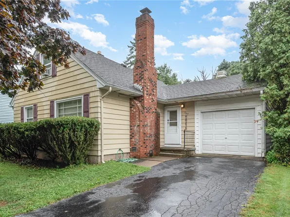 369 Eaton Rd, Rochester, NY 14617