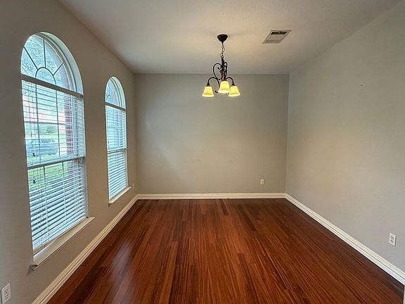 2nd image of 1609 Simsbury Dr