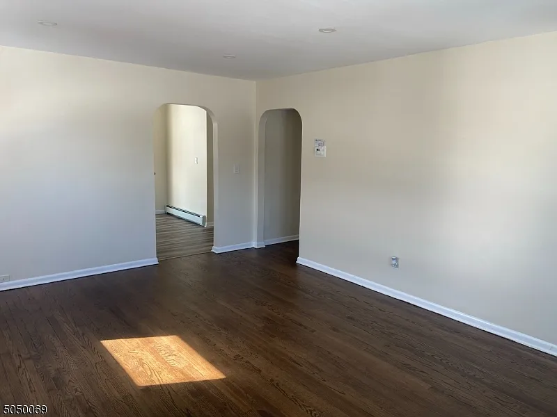 2 bed, 1.0 bath, $2,450 — Photo 4