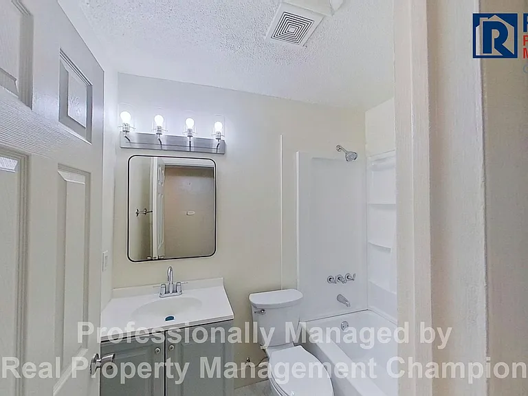 2909 Spaulding Dr — Photo 14