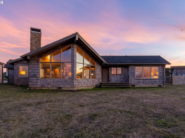 1280 Ocean Dr SW, Bandon, OR 97411