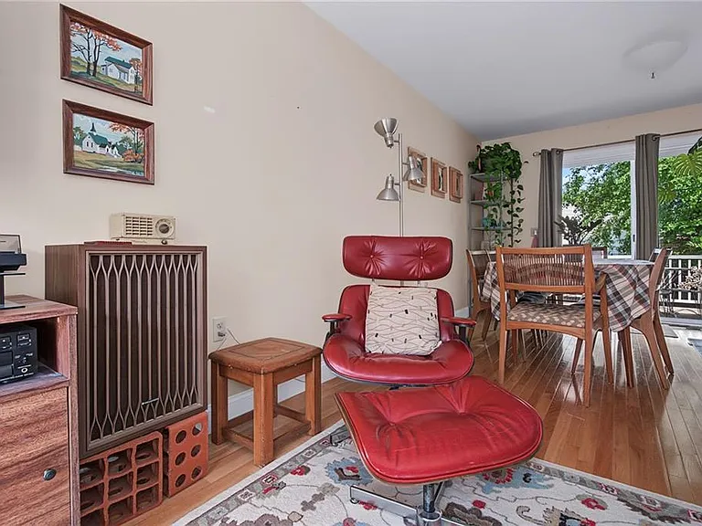 45 Oakwood Ave — Photo 15