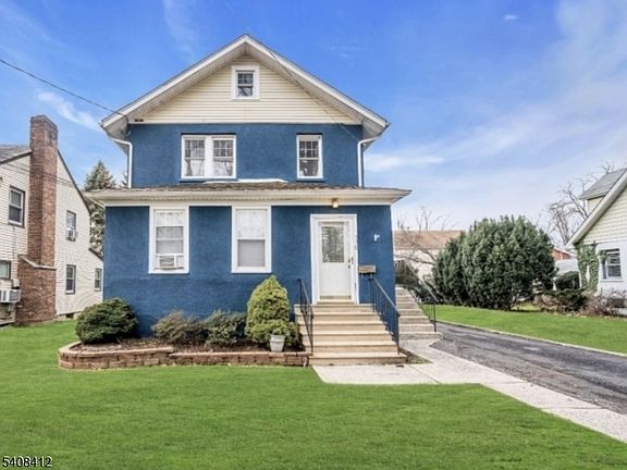 2nd image of 550 Forest Rd