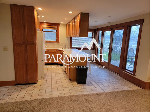 4th image of 409 Givens St Unit 2