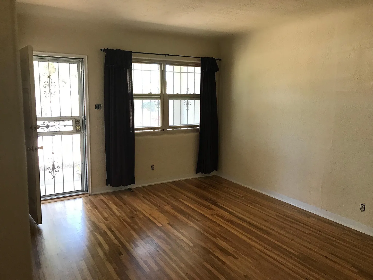 2 bed, 806 sqft, $1,350 — Photo 3