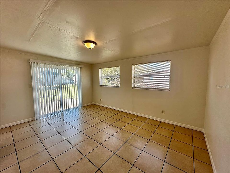1st image of 7600 Ravenna Ave #7600