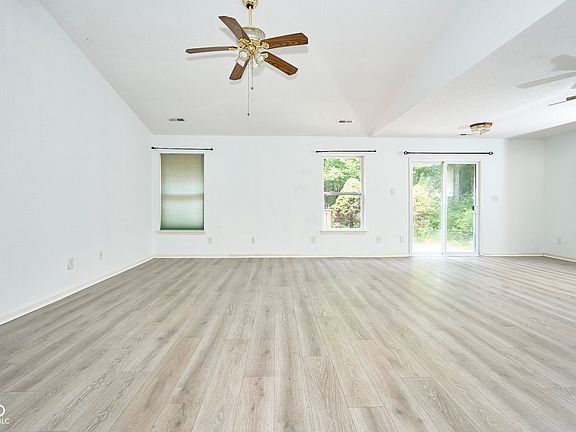 5th image of 8312 Lake Tree Ln