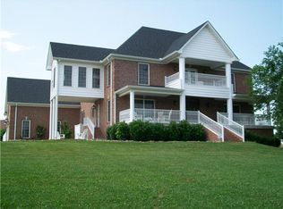 1034 Anderson Rd, Hendersonville, TN 37075