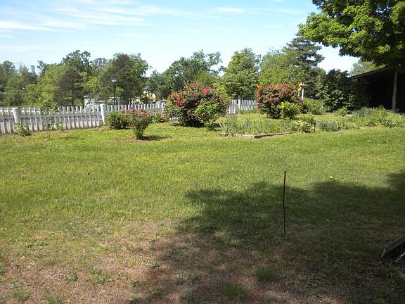5th image of 724 Pine St