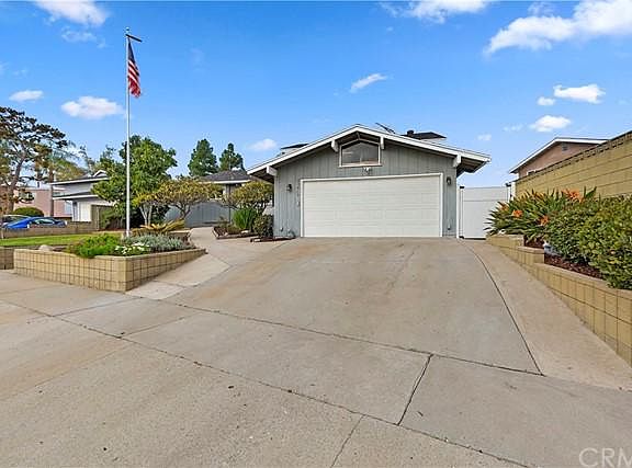 3rd image of 23819 Livewood Ln