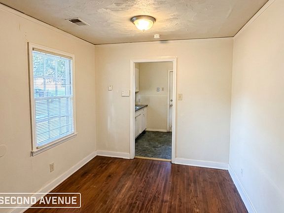 3rd image of 2731 Jeffrey Ave
